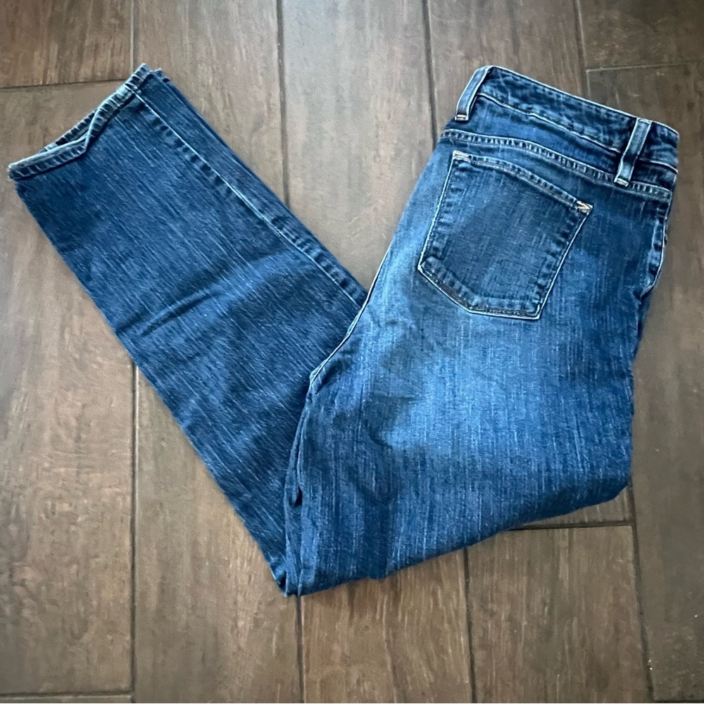 L.L. Bean Favorite Fit Straight Leg Medium Wash Jeans size 14 Reg - Picture 2 of 8